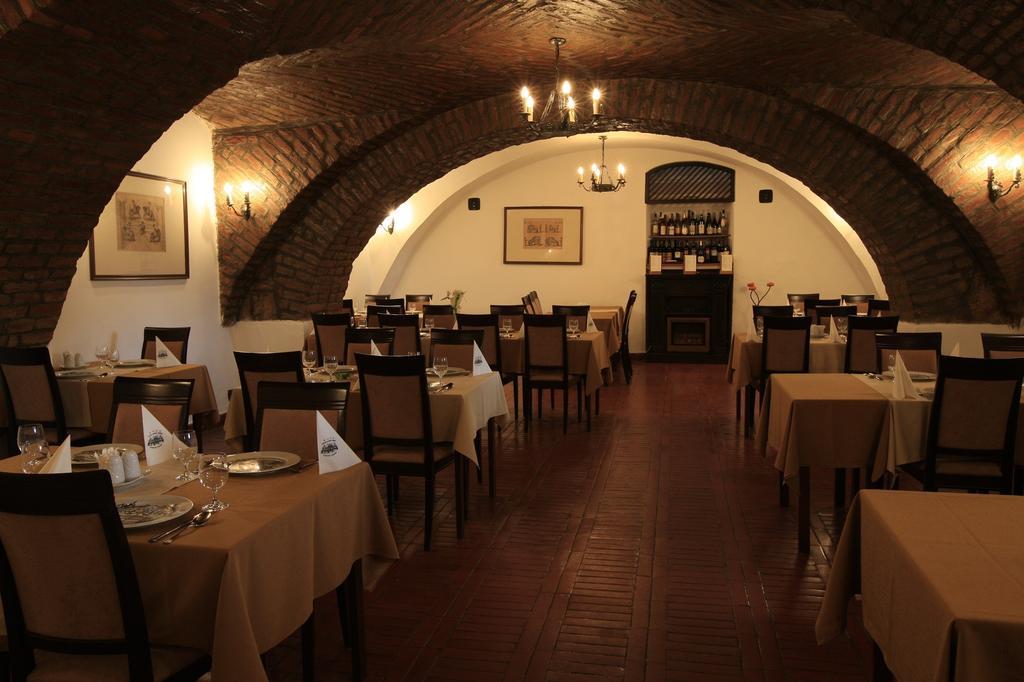Teleki-Degenfeld Kastélyszálló Szirák Restaurante foto